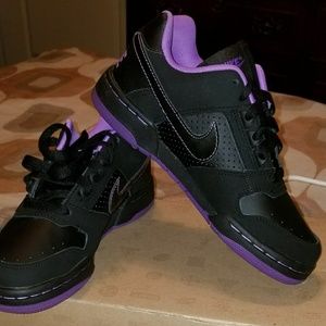 NIB girls tennis shoes